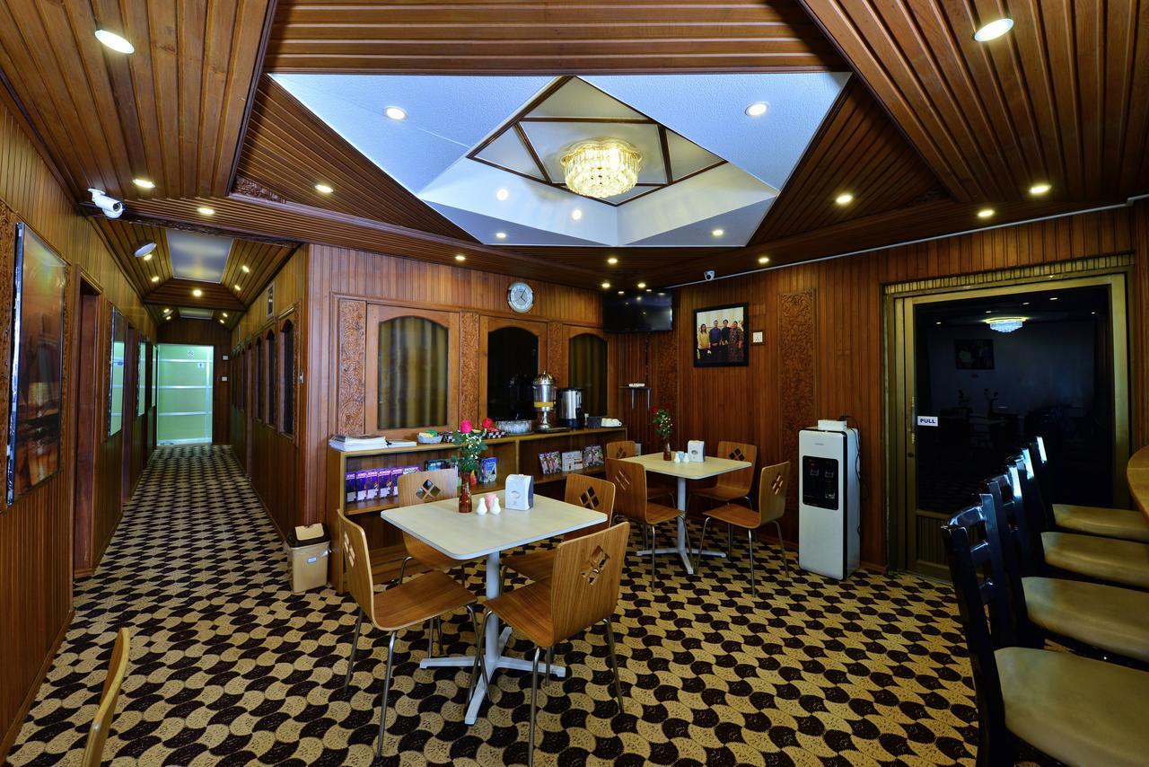 Backpacker Hostel (Adults Only) Rangun Kültér fotó