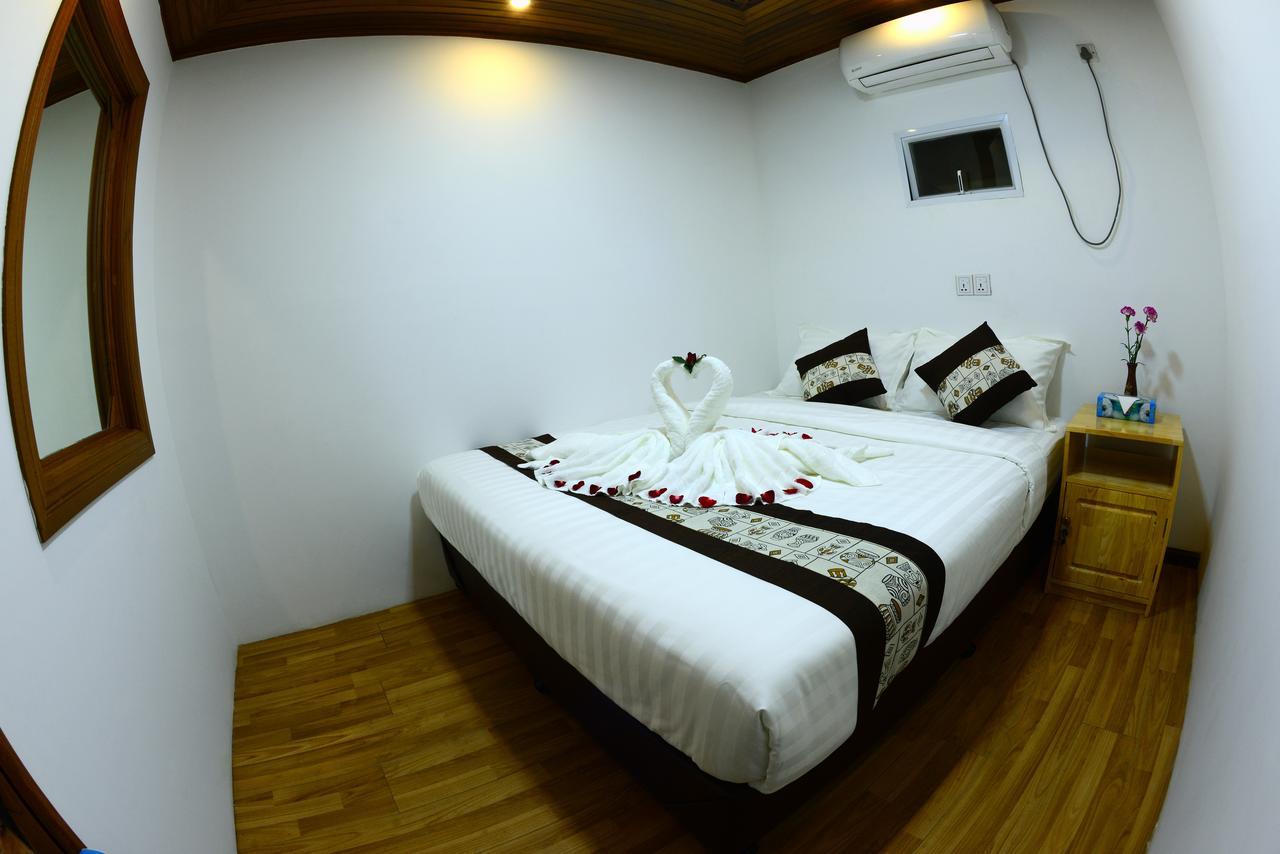 Backpacker Hostel (Adults Only) Rangun Kültér fotó