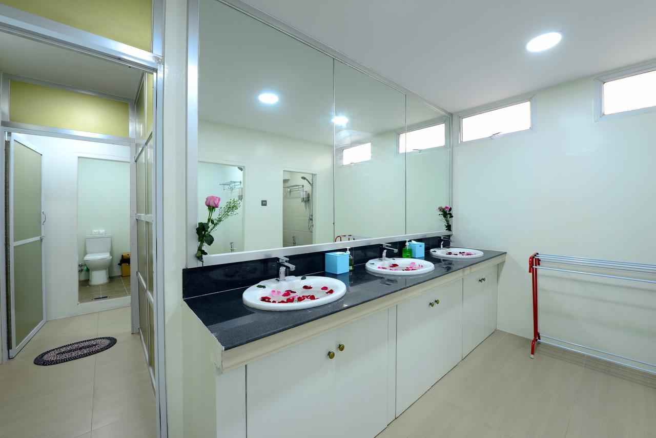 Backpacker Hostel (Adults Only) Rangun Kültér fotó