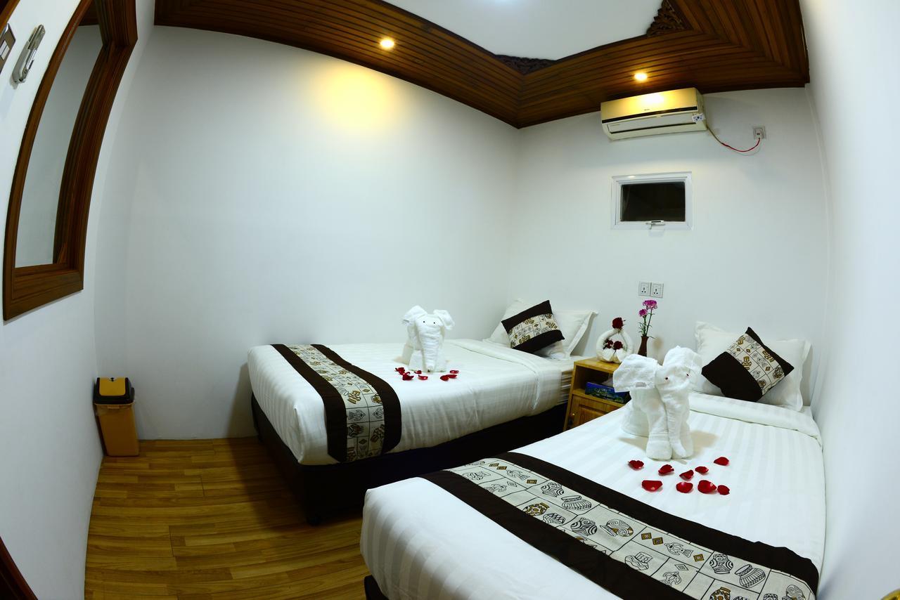 Backpacker Hostel (Adults Only) Rangun Kültér fotó