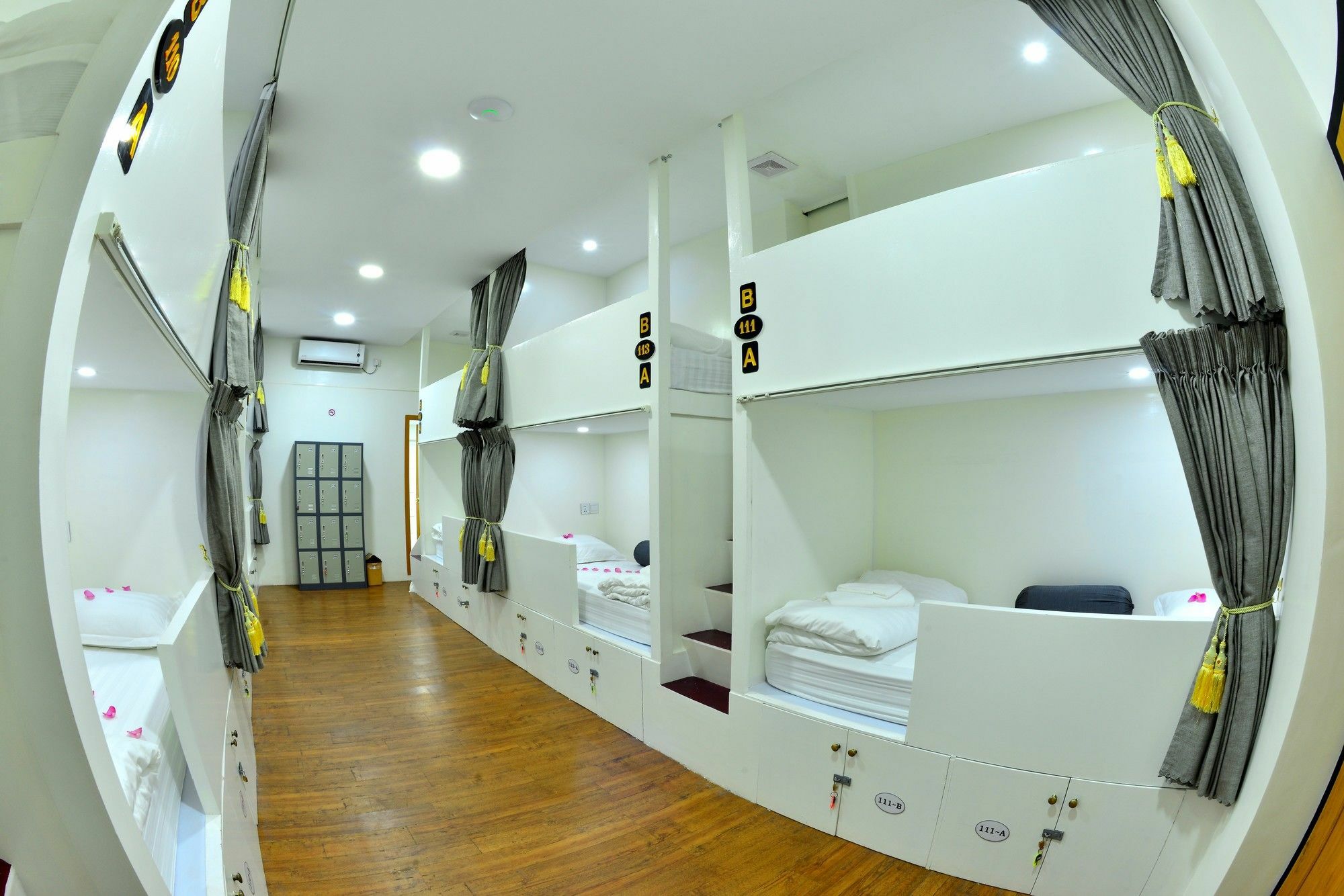 Backpacker Hostel (Adults Only) Rangun Kültér fotó