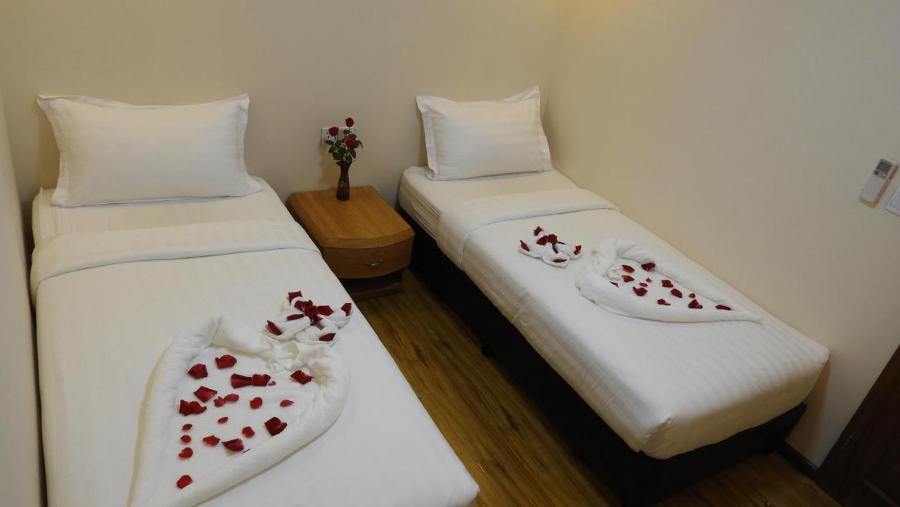 Backpacker Hostel (Adults Only) Rangun Kültér fotó