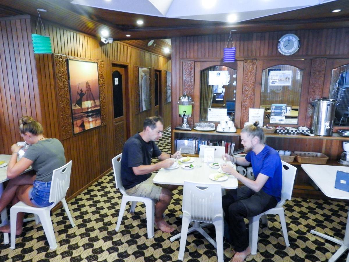 Backpacker Hostel (Adults Only) Rangun Kültér fotó